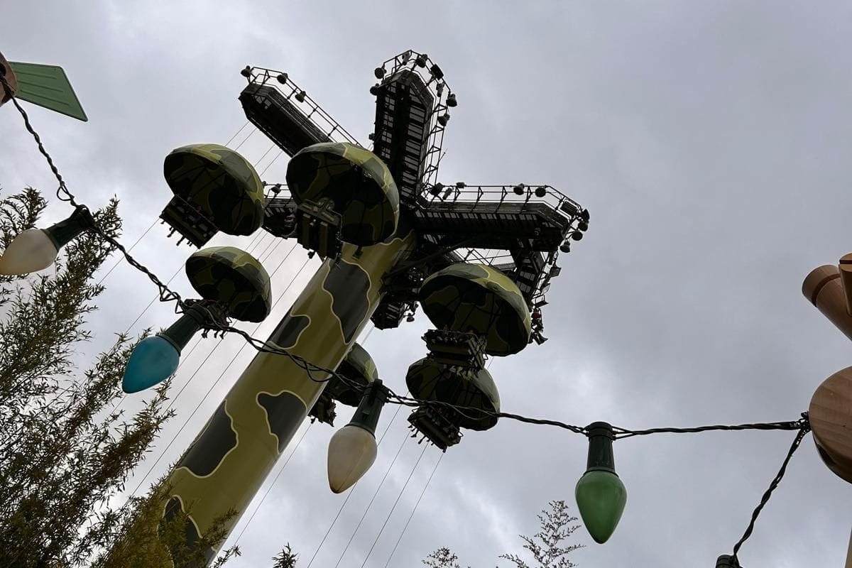 Toys Soldiers Parachute Drop Ride at Disneyland Paris