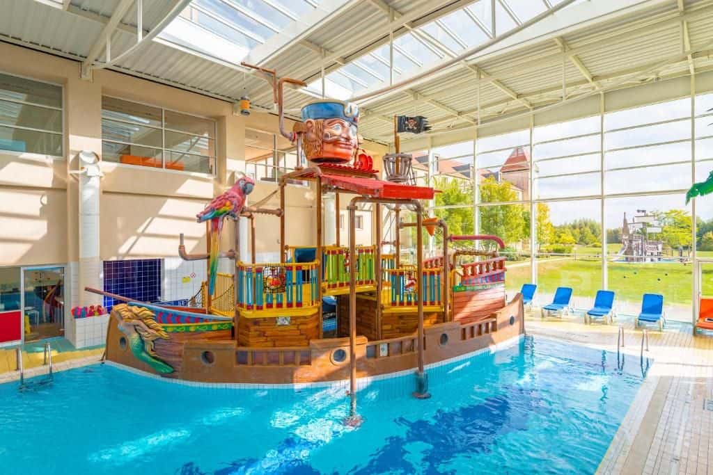 The Pirate themed Pool at the Explorers Hotel. One of the best family Hotels near Disneyland Paris