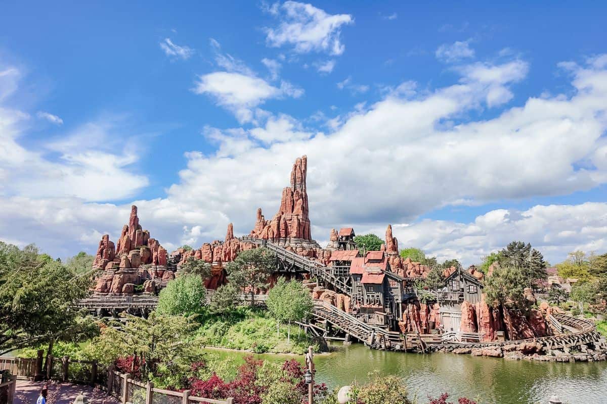 Big Thunder Mountain Ride at Disneyland Paris attracts long queues